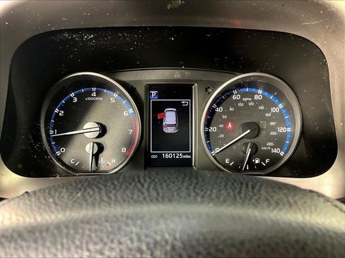 Used 2018 Toyota RAV4 LE w/ All Weather Liner Package FWD image 13