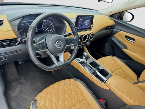Used 2022 Nissan Sentra SV w/ SV Premium Package FWD image 7