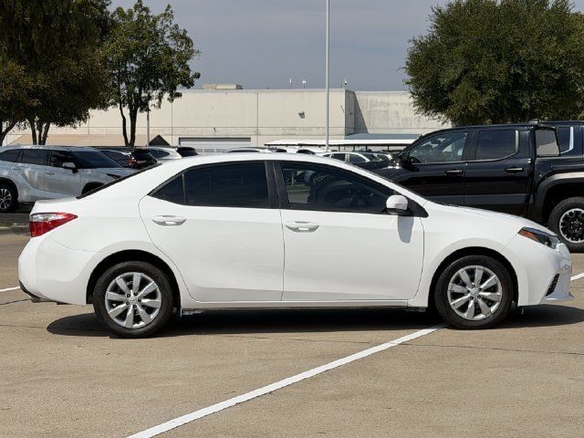 Used 2016 Toyota Corolla LE FWD image 3