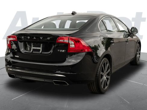 Used 2017 Volvo S60 T5 Inscription Platinum w/ Climate Package AWD/4WD image 3