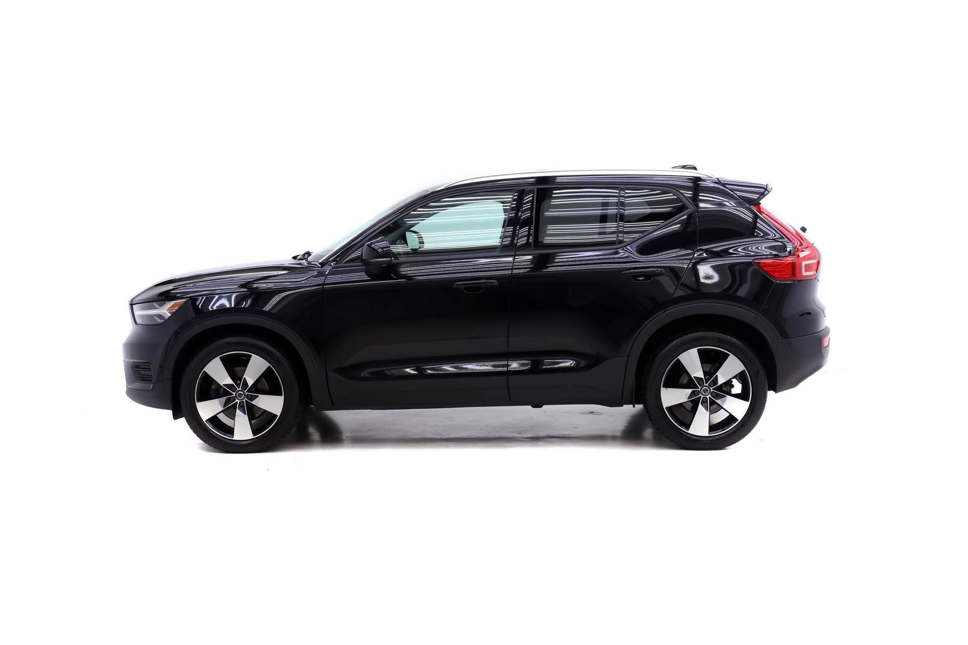 Used 2019 Volvo XC40 T5 Momentum AWD/4WD image 3