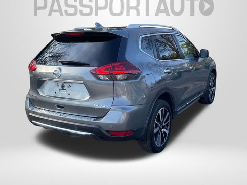 Used 2019 Nissan Rogue SL image 2