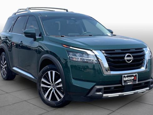 Used 2023 Nissan Pathfinder Platinum FWD image 3