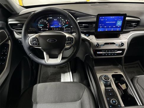 Used 2023 Ford Explorer XLT image 19
