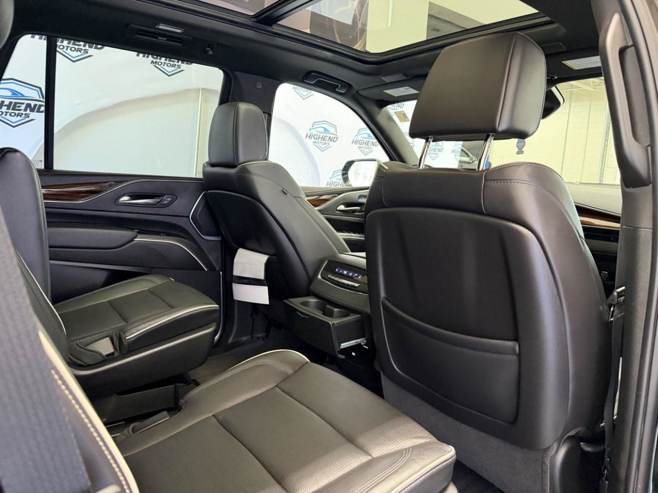 Used 2023 Cadillac Escalade Premium Luxury w/ LPO, Floor Liner Package AWD/4WD image 24