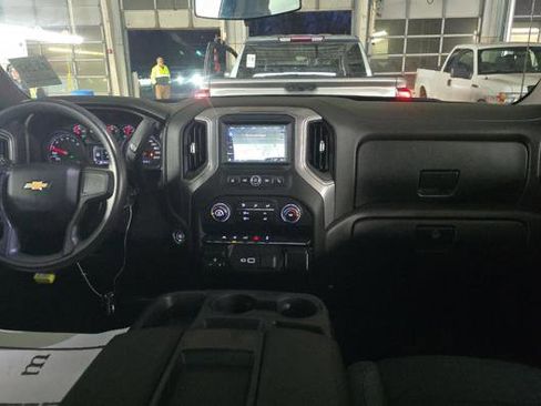 Used 2023 Chevrolet Silverado 1500 Custom image 9