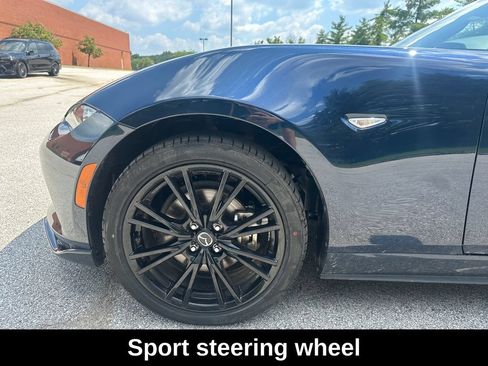 Used 2025 MAZDA MX-5 Miata Club w/ Weather Package RWD image 11