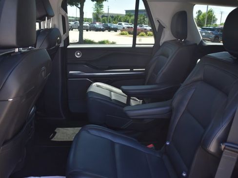 Used 2025 Lincoln Navigator Reserve AWD/4WD image 15