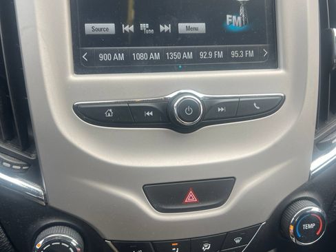 Used 2018 Chevrolet Cruze LS FWD image 6