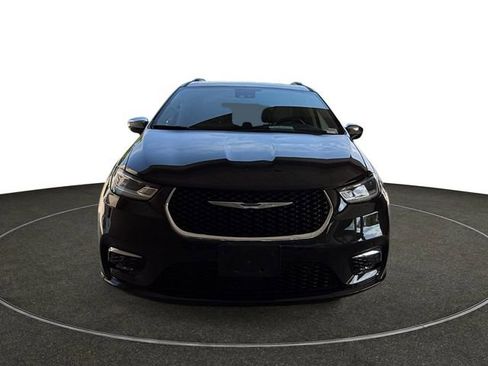 Used 2021 Chrysler Pacifica Limited w/ Premium & Safety Sphere Group AWD/4WD image 9