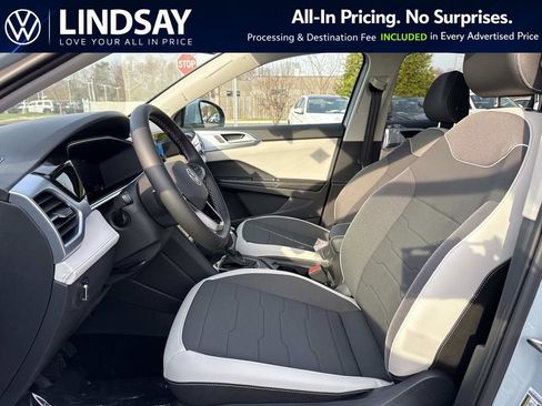 New 2026 Volkswagen Taos SE AWD/4WD image 9
