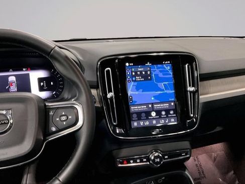 Certified 2023 Volvo XC40 B5 Plus w/ Driver Assist Package AWD/4WD image 9