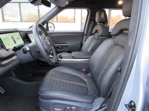 Used 2022 Rivian R1T Launch Edition image 3