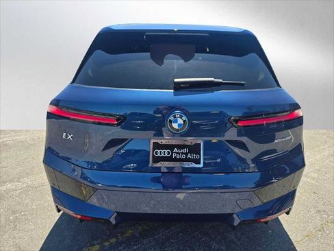 Used 2025 BMW iX xDrive50 w/ Premium Package AWD/4WD image 4