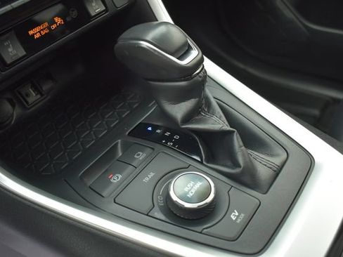 Used 2019 Toyota RAV4 XSE w/ XSE Weather Package AWD/4WD image 25