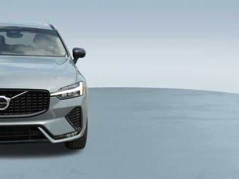Used 2023 Volvo XC60 B5 Plus w/ Protection Package Premier FWD image 41