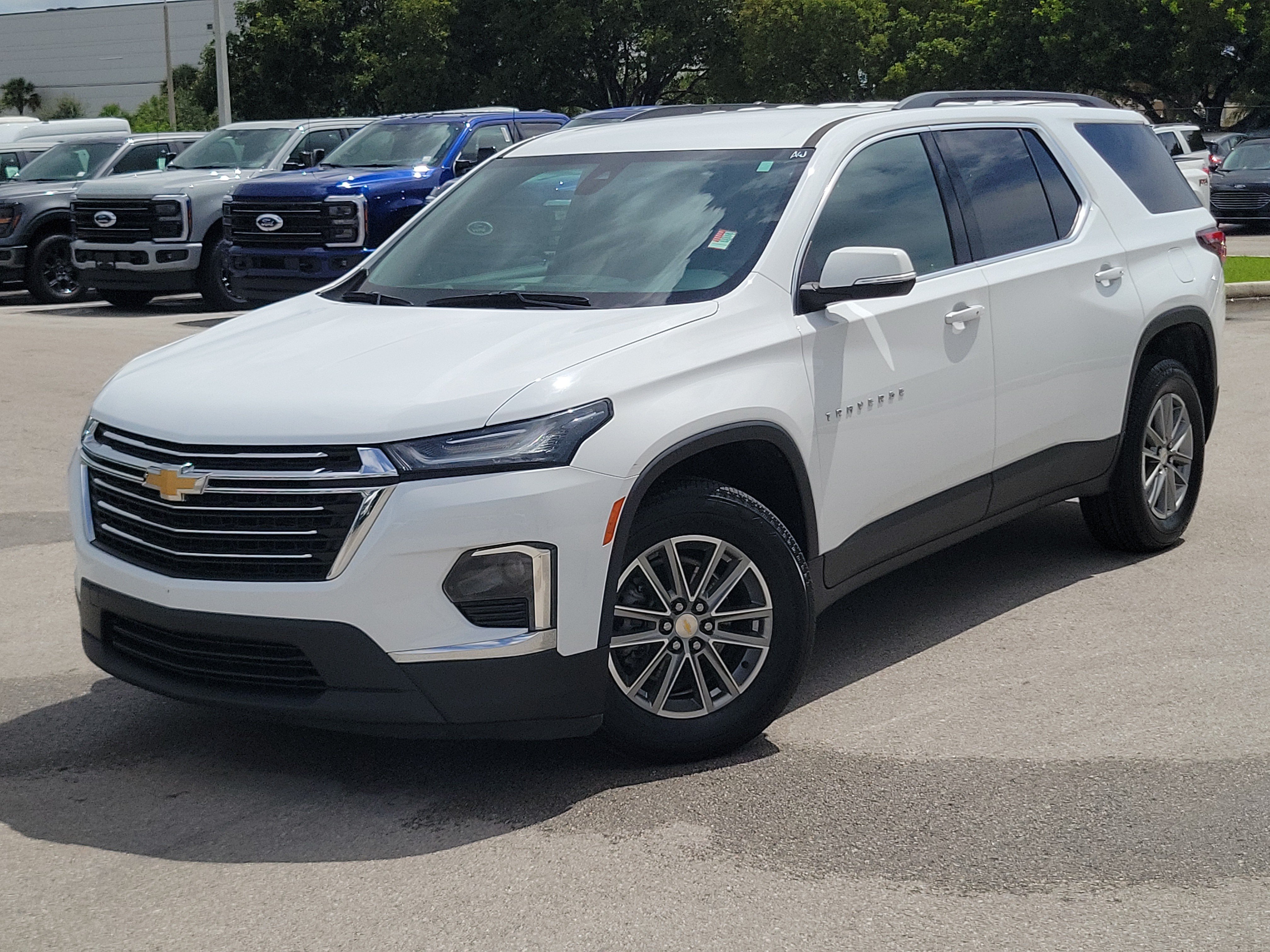 Used 2023 Chevrolet Traverse LT FWD image 35