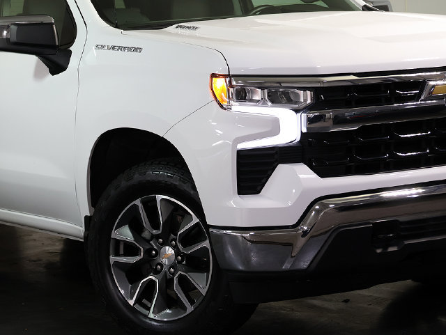 Used 2025 Chevrolet Silverado 1500 LT AWD/4WD image 8