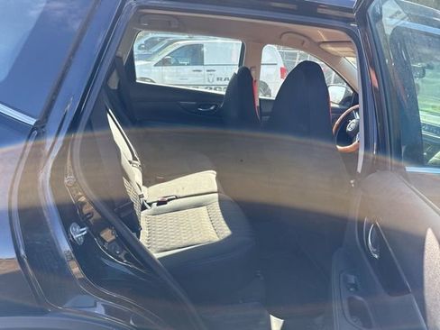 Used 2018 Nissan Rogue S image 15