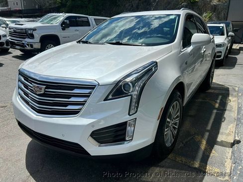 Used 2018 Cadillac XT5 Luxury w/ Driver Awareness Package AWD/4WD image 5