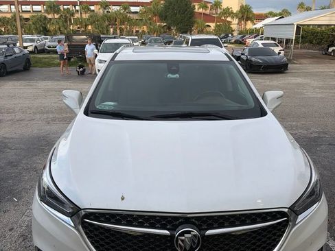Used 2021 Buick Enclave Avenir w/ Avenir Technology Package AWD/4WD image 2