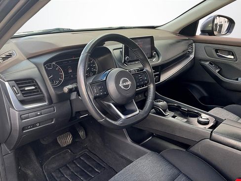 Used 2023 Nissan Rogue SV image 17