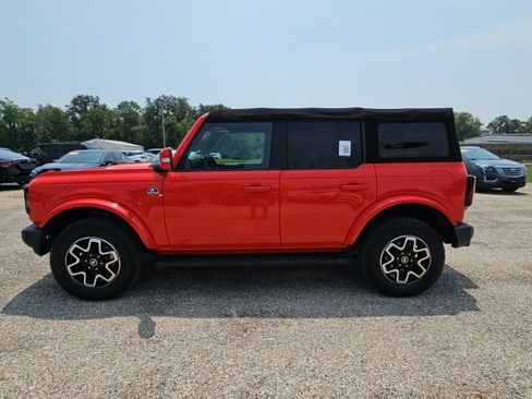 Used 2022 Ford Bronco Outer Banks image 2