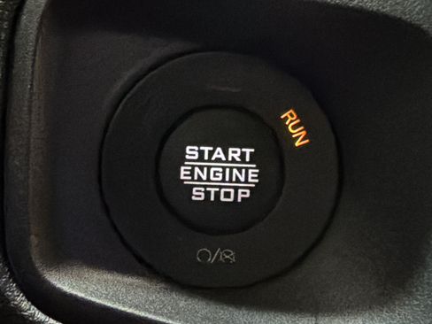 Used 2025 Jeep Wrangler Unlimited Sport AWD/4WD image 16