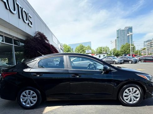 Used 2019 Hyundai Accent SE FWD image 8