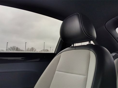 Used 2017 Volkswagen Beetle 1.8T SE image 19