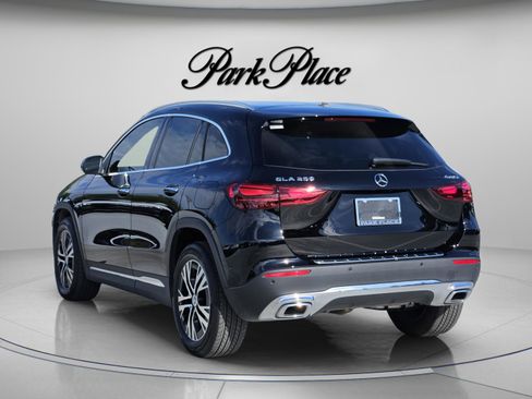 Used 2026 Mercedes-Benz GLA 250 4MATIC image 3