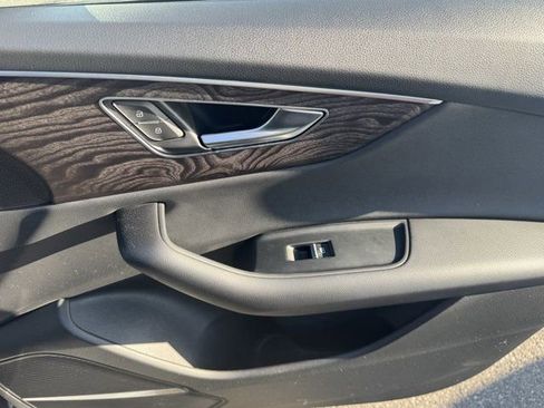 Used 2021 Audi Q8 Premium Plus w/ Premium Plus Package image 30