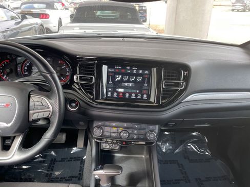 Used 2024 Dodge Durango SXT image 17
