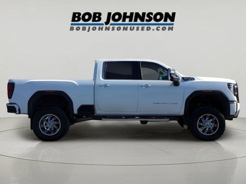 Used 2024 GMC Sierra 3500 Denali image 8