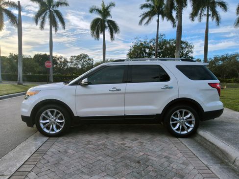 Used 2014 Ford Explorer Limited w/ Equipment Group 301A image 16