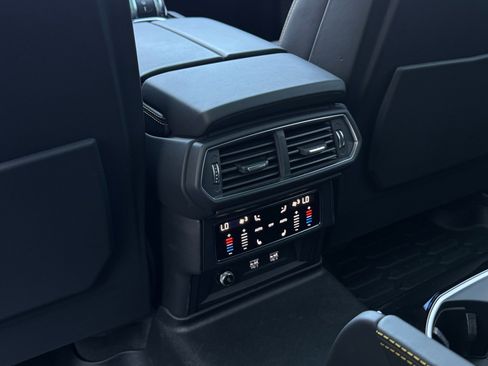 Used 2021 Lamborghini Urus image 48