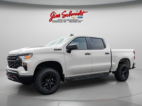 New 2026 Chevrolet Silverado 1500 Custom Trail Boss w/ LPO, Dark Essentials Package AWD/4WD image 3