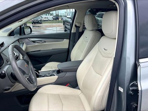 Used 2023 Cadillac XT5 Premium Luxury w/ Technology Package FWD image 18