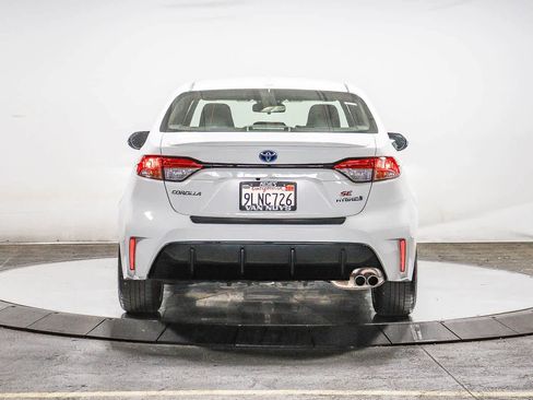 Certified 2024 Toyota Corolla SE w/ SE Package FWD image 4