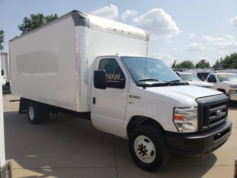 Used 2019 Ford E-350 and Econoline 350 Super Duty w/ Power Windows & Locks Group RWD image 5