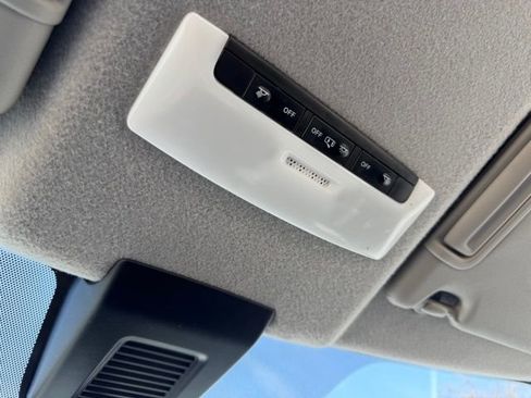Used 2021 Nissan Kicks S FWD image 27