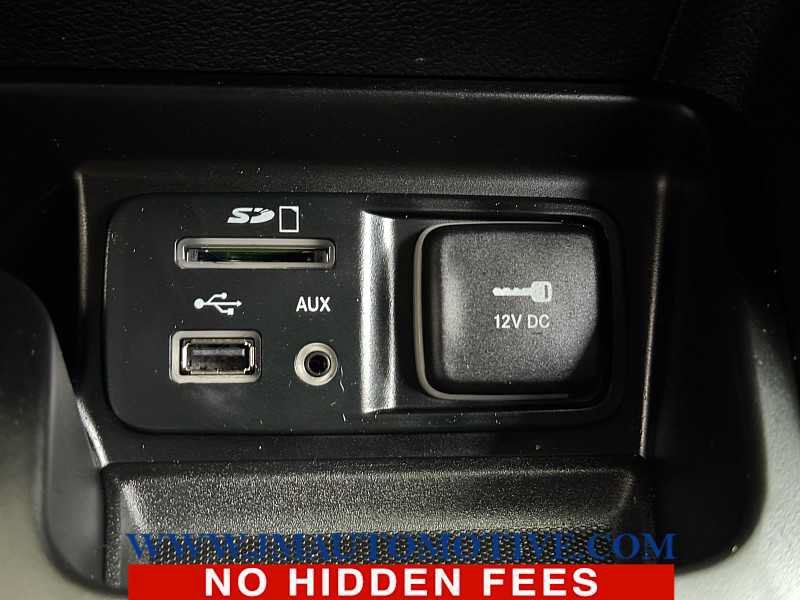 Used 2018 Jeep Cherokee Latitude Plus AWD/4WD image 37
