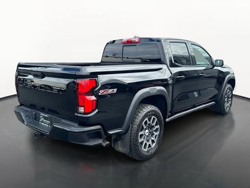 Used 2024 Chevrolet Colorado Z71 w/ Z71 Convenience Package 2 AWD/4WD image 3