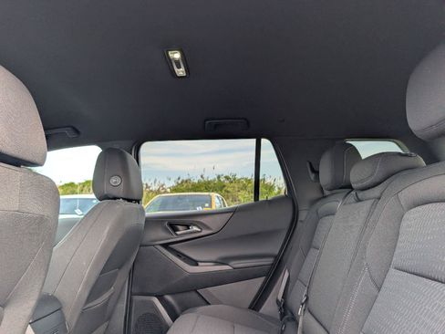 Used 2025 Chevrolet Equinox LT AWD/4WD image 11
