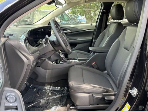 Used 2025 Buick Encore GX Preferred FWD image 25