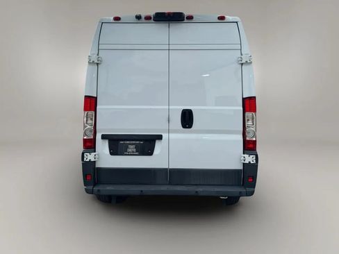 Used 2018 RAM ProMaster 2500 FWD image 9
