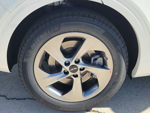 New 2026 Genesis GV70 2.5T Advanced image 3