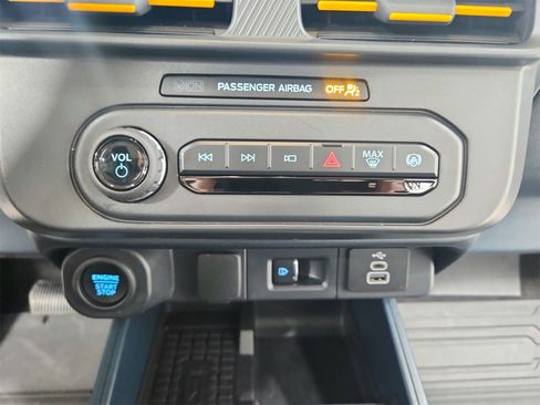 Used 2025 Ford Maverick Tremor image 31