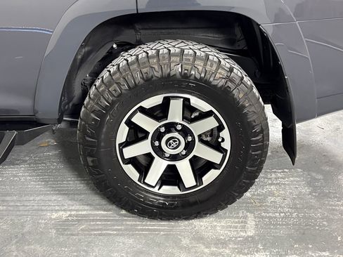 Certified 2024 Toyota 4Runner TRD Off-Road Premium w/ Moonroof Package AWD/4WD image 30