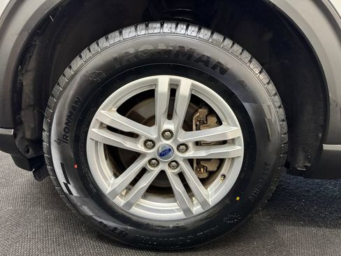 Used 2023 Ford Explorer 4WD image 13
